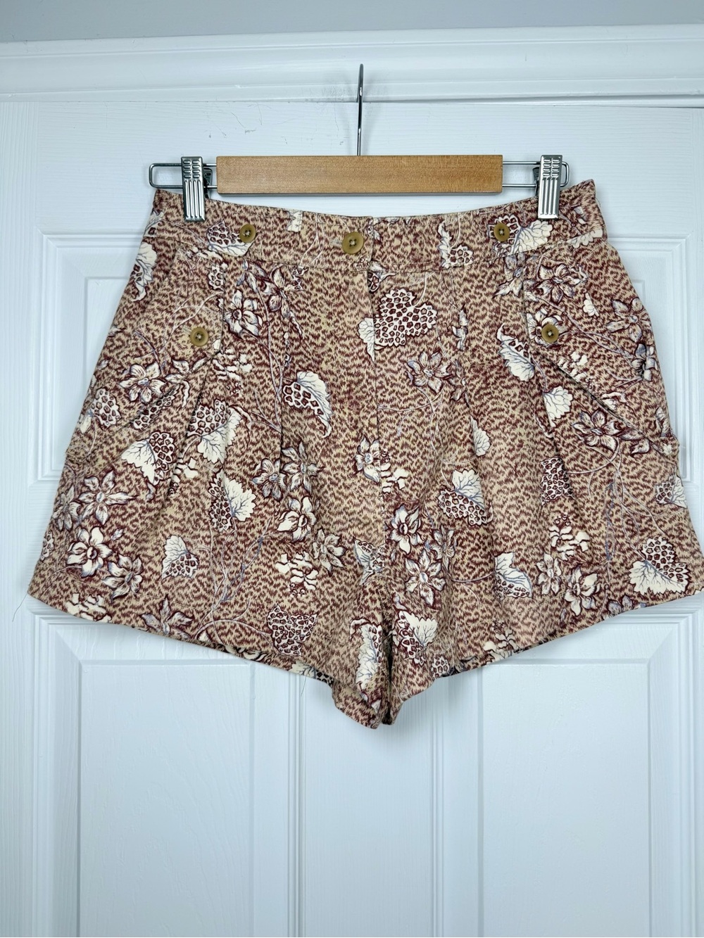 Ulla Johnson Size 4? • Floral Red High Waisted Shorts.